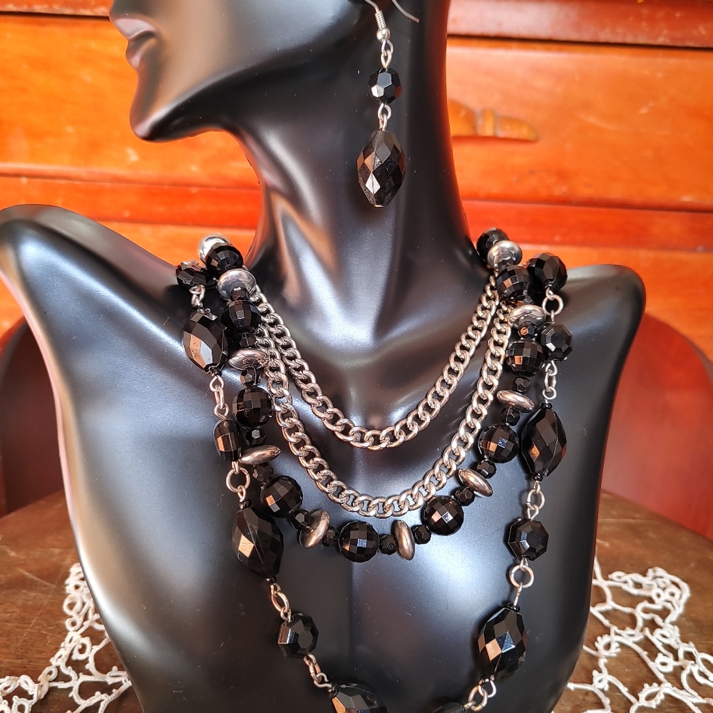 Necklace & Earrings Set